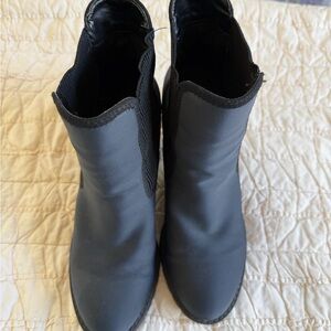 Simply Vera Wang Ankle Boots